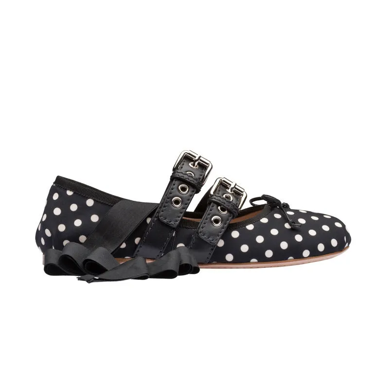 Ballet flats with round head belt buckle